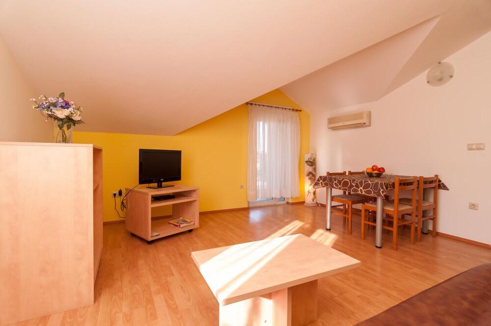 Guesthouse Villa Irena Zadar Exterior photo